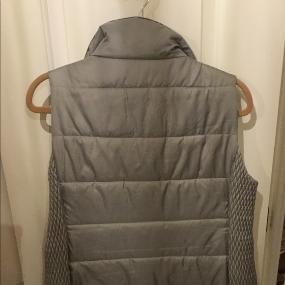Liz Claiborne Puffer Vest Medium - Picture 2 of 2